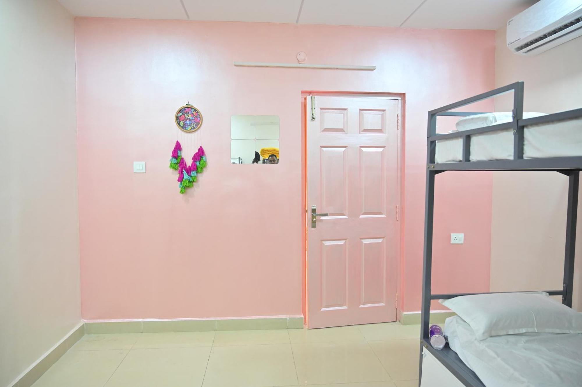 Hyderabad Wanderers Cave Hotel Exterior photo